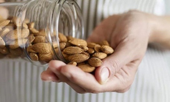 &Pi;ώ&sigmaf; &tau;&alpha; &alpha;&mu;ύ&gamma;&delta;&alpha;&lambda;&alpha; &beta;&omicron;&eta;&theta;&omicron;ύ&nu; &sigma;&tau;&eta;&nu; &alpha;&pi;ώ&lambda;&epsilon;&iota;&alpha; &beta;ά&rho;&omicron;&upsilon;&sigmaf;;