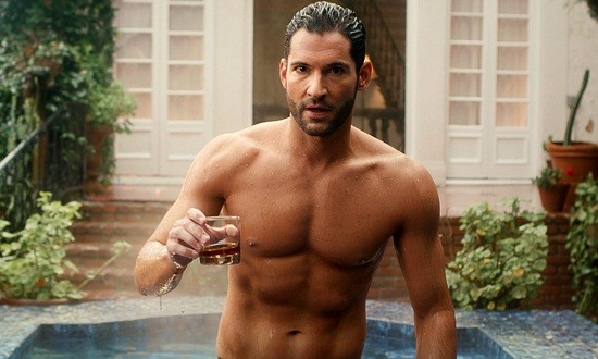 &Omicron; Lucifer &sigma;&omicron;&upsilon; &delta;&epsilon;ί&chi;&nu;&epsilon;&iota; &pi;ώ&sigmaf; &nu;&alpha; &phi;&omicron;&rho;&tau;ώ&sigma;&epsilon;&iota;&sigmaf; 9 &kappa;&iota;&lambda;ά &mu;&upsilon;&sigmaf; &sigma;&epsilon; ώ&mu;&omicron;&upsilon;&sigmaf; &kappa;&alpha;&iota; &kappa;&omicron;&rho;&mu;ό