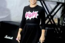 Pink: &Eta; fitness &rho;&omicron;&upsilon;&tau;ί&nu;&alpha; &pi;&omicron;&upsilon; &tau;&eta;&nu; &beta;&omicron;&eta;&theta;ά&epsilon;&iota; &nu;&alpha; &alpha;&nu;&alpha;&kappa;&tau;ή&sigma;&epsilon;&iota; &tau;&eta;&nu; &sigma;&iota;&lambda;&omicron;&upsilon;έ&tau;&alpha; &tau;&eta;&sigmaf;, &mu;&epsilon;&tau;ά &tau;&eta;&nu; &gamma;έ&nu;&nu;&alpha;