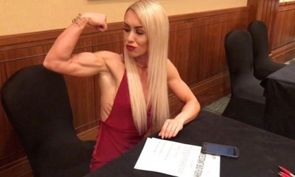 Emily Hackett: &Alpha;&pi;ό &lambda;ά&tau;&rho;&eta;&sigmaf; &tau;&omicron;&upsilon; junk food &phi;&alpha;&nu;&alpha;&tau;&iota;&kappa;ή bodybuilder