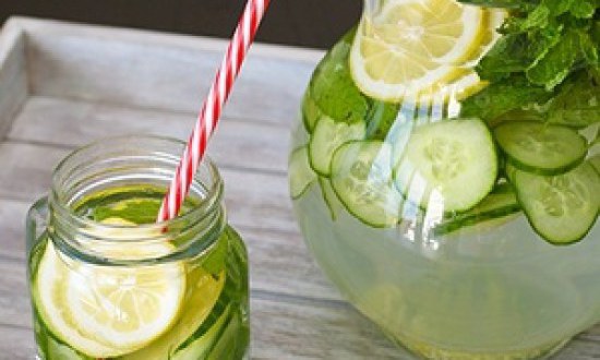 Sassy Water, &pi;&omega;&sigmaf; &theta;&alpha; &phi;&tau;&iota;ά&xi;&epsilon;&iota;&sigmaf; &gamma;&rho;ή&gamma;&omicron;&rho;&alpha; detox &nu;&epsilon;&rho;ό!