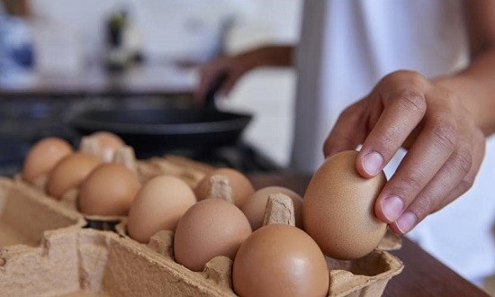 &Tau;&iota; &sigma;&upsilon;&mu;&beta;&alpha;ί&nu;&epsilon;&iota; &sigma;&tau;&eta;&nu; &kappa;&alpha;&rho;&delta;&iota;ά &alpha;&nu; &tau;&rho;ώ&tau;&epsilon; έ&nu;&alpha; &alpha;&upsilon;&gamma;ό &kappa;ά&theta;&epsilon; &mu;έ&rho;&alpha;