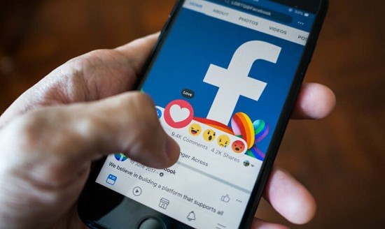 &Gamma;&iota;&alpha;&tau;ί &omicron; &epsilon;&theta;&iota;&sigma;&mu;ό&sigmaf; &sigma;&tau;&omicron; Facebook &sigma;&omicron;&upsilon; &sigma;&tau;&epsilon;&rho;&epsilon;ί &tau;&eta;&nu; &epsilon;&upsilon;&tau;&upsilon;&chi;ί&alpha;