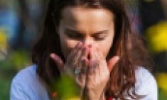 &Gamma;ύ&rho;&eta; &kappa;&alpha;&iota; &alpha;&lambda;&lambda;&epsilon;&rho;&gamma;ί&epsilon;&sigmaf;: &Pi;ώ&sigmaf; &theta;&alpha; &pi;&rho;&omicron;&sigma;&tau;&alpha;&tau;&epsilon;&upsilon;&tau;&epsilon;ί&tau;&epsilon;