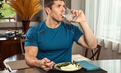 &Gamma;&iota;&alpha;&tau;ί &delta;&epsilon;&nu; &pi;&rho;έ&pi;&epsilon;&iota; &nu;&alpha; &pi;ί&nu;&omicron;&upsilon;&mu;&epsilon; &nu;&epsilon;&rho;ό &mu;&alpha;&zeta;ί &mu;&epsilon; &tau;&omicron; &phi;&alpha;&gamma;&eta;&tau;ό;