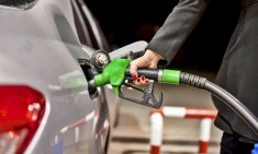 &Gamma;&iota;&alpha;&tau;ί &delta;&epsilon;&nu; &pi;&rho;έ&pi;&epsilon;&iota; &nu;&alpha; &beta;ά&zeta;&epsilon;&tau;&epsilon; &delta;έ&kappa;&alpha;-&delta;έ&kappa;&alpha; &epsilon;&upsilon;&rho;ώ &kappa;&alpha;ύ&sigma;&iota;&mu;&omicron;;