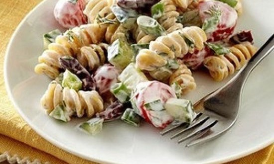 Εύκολη σαλάτα του κηπουρού με ζυμαρικά!