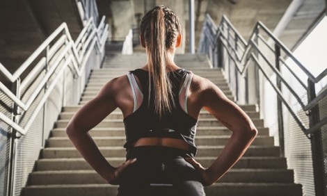 Τρέξιμο σε σκάλες για έκρηξη και ταχύτητα