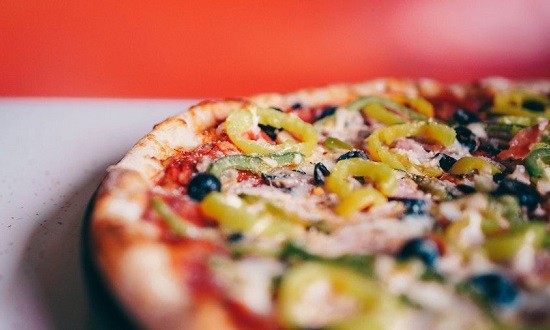 &Omicron;&iota; 10 &pi;&iota;&omicron; &epsilon;&theta;&iota;&sigma;&tau;&iota;&kappa;έ&sigmaf; &tau;&rho;&omicron;&phi;έ&sigmaf; &kappa;&alpha;&iota; &omicron;&iota; 10 &lambda;&iota;&gamma;ό&tau;&epsilon;&rho;&omicron; &epsilon;&theta;&iota;&sigma;&tau;&iota;&kappa;έ&sigmaf;