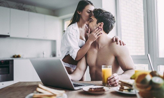 &Omicron;&iota; &beta;&iota;&tau;&alpha;&mu;ί&nu;&epsilon;&sigmaf; &kappa;&alpha;&iota; &tau;&alpha; &beta;ό&tau;&alpha;&nu;&alpha; &pi;&omicron;&upsilon; &tau;&omicron;&nu;ώ&nu;&omicron;&upsilon;&nu; &tau;&eta; &sigma;&epsilon;&xi;&omicron;&upsilon;&alpha;&lambda;&iota;&kappa;ή &delta;&iota;ά&theta;&epsilon;&sigma;&eta;