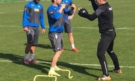 Ό&tau;&alpha;&nu; &eta; &pi;&upsilon;&gamma;&mu;&alpha;&chi;ί&alpha; &nu;ί&kappa;&eta;&sigma;&epsilon; &tau;&omicron; &pi;&omicron;&delta;ό&sigma;&phi;&alpha;&iota;&rho;&omicron;! (photos)