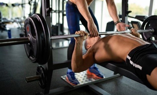 &Pi;&iota;έ&sigma;&epsilon;&iota;&sigmaf; Larsen: &Tau;&iota; &epsilon;ί&nu;&alpha;&iota;, &pi;&omicron;&upsilon; &omega;&phi;&epsilon;&lambda;&omicron;ύ&nu;, &tau;&iota; &nu;&alpha; &pi;&rho;&omicron;&sigma;έ&xi;&epsilon;&iota;&sigmaf;