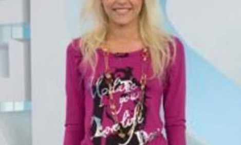 &Nu;&alpha;&nu;ά &Kappa;&alpha;&rho;&alpha;&gamma;&iota;ά&nu;&nu;&eta;: &Delta;&epsilon;ί&tau;&epsilon; &pi;&omega;&sigmaf; &epsilon;ί&nu;&alpha;&iota; &sigma;ή&mu;&epsilon;&rho;&alpha;! (PHOTOS)