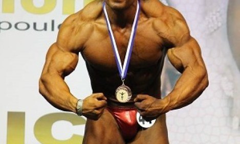 &Gamma;&iota;ά&nu;&nu;&eta;&sigmaf; &Alpha;&delta;&alpha;&mu;ό&pi;&omicron;&upsilon;&lambda;&omicron;&sigmaf;: &laquo;&Eta; &sigma;&omega;&mu;&alpha;&tau;&iota;&kappa;ή &delta;&iota;ά&pi;&lambda;&alpha;&sigma;&eta; &epsilon;ί&nu;&alpha;&iota; &tau;&rho;ό&pi;&omicron;&sigmaf; &zeta;&omega;ή&sigmaf;&raquo;