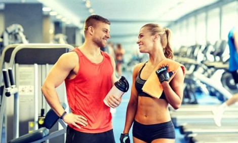 &Tau;&iota; &mu;&iota;&sigma;&omicron;ύ&nu; &epsilon;&pi;ά&nu;&omega; &sigma;&omicron;&upsilon; &omicron;&iota; &gamma;&upsilon;&nu;&alpha;ί&kappa;&epsilon;&sigmaf; &sigma;&tau;&omicron; &gamma;&upsilon;&mu;&nu;&alpha;&sigma;&tau;ή&rho;&iota;&omicron;;