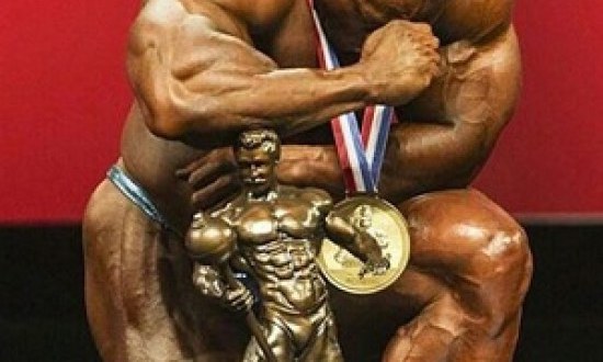 Ο Phil Heath (x5) έχει πάρει στο... σπίτι του το Μr. Olympia!