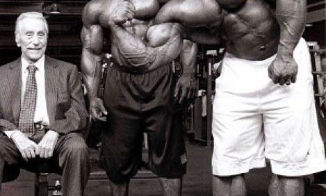 M&iota;&alpha; &iota;&sigma;&tau;&omicron;&rho;&iota;&kappa;ή &phi;&omega;&tau;&omicron;&gamma;&rho;ά&phi;&iota;&sigma;&eta; &tau;&omicron;&upsilon; bodybuilding