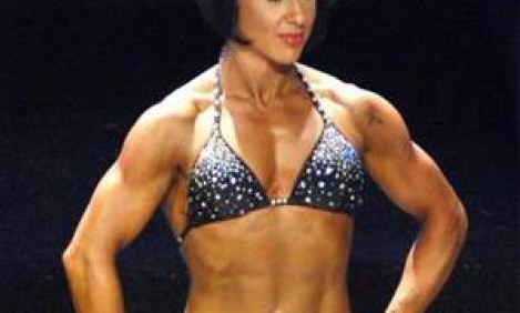 Nά&nu;&tau;&iota;&alpha; &Kappa;&epsilon;&rho;&alpha;&mu;&iota;&delta;ά&kappa;&eta; (Crow): &Eta; &pi;&iota;ό &delta;&iota;&alpha;&chi;&rho;&omicron;&nu;&iota;&kappa;ή &kappa;&alpha;&iota; &alpha;&xi;&epsilon;&pi;έ&rho;&alpha;&sigma;&tau;&eta; &Epsilon;&lambda;&lambda;&eta;&nu;ί&delta;&alpha; &alpha;&theta;&lambda;ή&tau;&rho;&iota;&alpha; Fitness