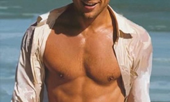 Οι άντρες επωνυμοί με τους πιο sexy κοιλιακούς! Δείτε φωτογραφίες..