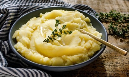 &Omicron; &pi;&omicron;&upsilon;&rho;έ&sigmaf; &sigma;&tau;&eta; &delta;&iota;&alpha;&tau;&rho;&omicron;&phi;ή &epsilon;&nu;ό&sigmaf; &alpha;&theta;&lambda;&omicron;ύ&mu;&epsilon;&nu;&omicron;&upsilon;