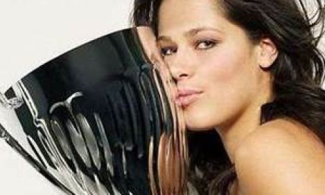 Ana Ivanovic: &Eta; &tau;&epsilon;&nu;ί&sigma;&tau;&rho;&iota;&alpha; &pi;&omicron;&upsilon;&hellip; &kappa;&lambda;έ&beta;&epsilon;&iota; &kappa;&alpha;&rho;&delta;&iota;έ&sigmaf;  Vol.1