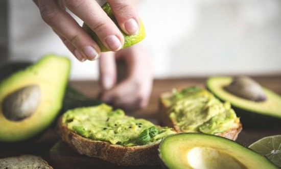 &Pi;ώ&sigmaf; &epsilon;&xi;&eta;&gamma;&epsilon;ί&tau;&alpha;&iota; &eta; &pi;&alpha;&gamma;&kappa;ό&sigma;&mu;&iota;&alpha; &tau;&rho;έ&lambda;&alpha; &mu;&epsilon; &tau;&omicron; &alpha;&beta;&omicron;&kappa;ά&nu;&tau;&omicron;;