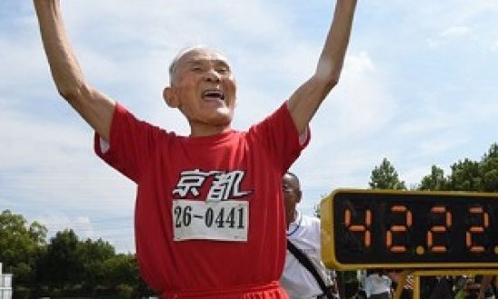 Έ&nu;&alpha;&sigmaf;... &alpha;&epsilon;&iota;&theta;&alpha;&lambda;ή&sigmaf; &sigma;&pi;&rho;&iota;&nu;&tau;&epsilon;&rho; &epsilon;&tau;ώ&nu; 105!