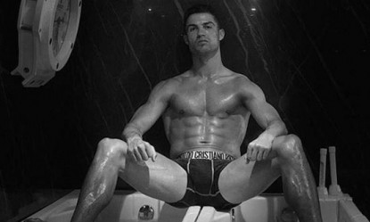 &Omicron; &Rho;&omicron;&nu;ά&lambda;&nu;&tau;&omicron; έ&delta;&epsilon;&iota;&xi;&epsilon; &tau;&omicron;&upsilon;&sigmaf;... &mu;ύ&epsilon;&sigmaf; &tau;&omicron;&upsilon; &sigma;&tau;&omicron;&nu; Ά&gamma;&iota;&alpha;&xi;!