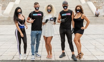 SugarBabesTv: &Eta; &epsilon;&tau;&alpha;&iota;&rho;ί&alpha; &pi;&alpha;&rho;&alpha;&gamma;&omega;&gamma;ή&sigmaf; &tau;&eta;&sigmaf; &Iota;&nu;&nu;&alpha;&sigmaf; &Iota;&nu;&nu;ά&kappa;&iota; &rho;ί&chi;&nu;&epsilon;&tau;&alpha;&iota; &sigma;&tau;&eta; &mu;ά&chi;&eta; &kappa;&alpha;&tau;ά &tau;&omicron;&upsilon; &kappa;&omicron;&rho;&omicron;&nu;&omicron;ϊ&omicron;&upsilon; &mu;&omicron;&iota;&rho;ά&zeta;&omicron;&nu;&tau;&alpha;&sigmaf; 10.000 &mu;ά&sigma;&kappa;&epsilon;&sigmaf;!