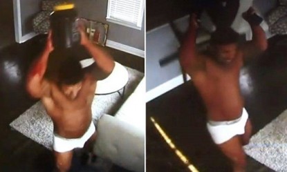 &Beta;ί&nu;&tau;&epsilon;&omicron;-&sigma;&omicron;&kappa;: &Alpha;&theta;&lambda;&eta;&tau;ή&sigmaf; &tau;&omicron;&upsilon; bodybuilding &chi;&tau;&upsilon;&pi;ά&epsilon;&iota;, &kappa;&lambda;&omega;&tau;&sigma;ά&epsilon;&iota; &kappa;&alpha;&iota; &mu;&alpha;&chi;&alpha;&iota;&rho;ώ&nu;&epsilon;&iota; &tau;&eta; &phi;ί&lambda;&eta; &tau;&omicron;&upsilon;