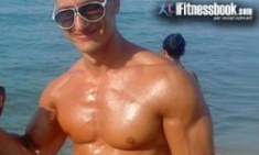 &Eta; &kappa;&alpha;&lambda;&omicron;&kappa;&alpha;&iota;&rho;&iota;&nu;ή &delta;&iota;&alpha;&tau;&rho;&omicron;&phi;ή &kappa;&alpha;&iota; &pi;&rho;&omicron;&pi;ό&nu;&eta;&sigma;&eta; &tau;&omicron;&upsilon; Mr Universe 2013, &Pi;&alpha;&nu;&alpha;&gamma;&iota;ώ&tau;&eta; &Iota;&omega;ά&nu;&nu;&omicron;&upsilon;