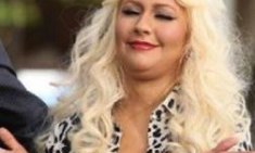 Christina Aguilera: &Mu;ί&lambda;&eta;&sigma;&epsilon; &gamma;&iota;&alpha; &tau;&omicron;&nu; &alpha;&gamma;ώ&nu;&alpha; &pi;&omicron;&upsilon; &delta;ί&nu;&epsilon;&iota; &mu;&epsilon; &tau;&alpha; &kappa;&iota;&lambda;ά &tau;&eta;&sigmaf;!