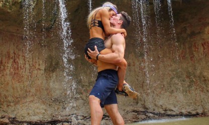 Έ&nu;&alpha; &zeta;&epsilon;&upsilon;&gamma;ά&rho;&iota; &gamma;&iota;ό&rho;&tau;&alpha;&sigma;&epsilon; &tau;&omicron;&upsilon; &Alpha;&gamma;ί&omicron;&upsilon; &Beta;&alpha;&lambda;&epsilon;&nu;&tau;ί&nu;&omicron;&upsilon; &kappa;ά&nu;&omicron;&nu;&tau;&alpha;&sigmaf; &gamma;&upsilon;&mu;&nu;&alpha;&sigma;&tau;&iota;&kappa;ή &sigma;&epsilon; &kappa;ά&theta;&epsilon; &alpha;&pi;ί&theta;&alpha;&nu;&omicron; &sigma;&eta;&mu;&epsilon;ί&omicron;