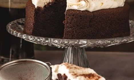 &Sigma;&omicron;&kappa;&omicron;&lambda;&alpha;&tau;έ&nu;&iota;&omicron; &kappa;έ&iota;&kappa; &alpha;&pi;ό &tau;&eta;&nu; &Iota;&rho;&lambda;&alpha;&nu;&delta;ί&alpha; &mu;&epsilon; &mu;&alpha;ύ&rho;&eta; &mu;&pi;ί&rho;&alpha;