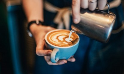 &Beta;&lambda;ά&pi;&tau;&omicron;&upsilon;&nu; &tau;&epsilon;&lambda;&iota;&kappa;ά &omicron;&iota; &pi;&omicron;&lambda;&lambda;&omicron;ί &kappa;&alpha;&phi;έ&delta;&epsilon;&sigmaf;;