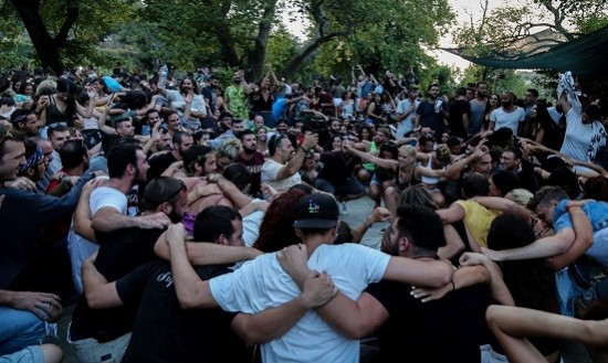 &Tau;έ&lambda;&omicron;&sigmaf; &tau;&alpha; &pi;&alpha;&nu;&eta;&gamma;ύ&rho;&iota;&alpha; &kappa;&alpha;&iota; &tau;&omicron;&nu; &Alpha;ύ&gamma;&omicron;&upsilon;&sigma;&tau;&omicron;