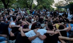 &Tau;έ&lambda;&omicron;&sigmaf; &tau;&alpha; &pi;&alpha;&nu;&eta;&gamma;ύ&rho;&iota;&alpha; &kappa;&alpha;&iota; &tau;&omicron;&nu; &Alpha;ύ&gamma;&omicron;&upsilon;&sigma;&tau;&omicron;