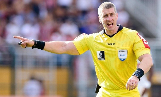 &Omicron; "bodybuilder" &delta;&iota;&alpha;&iota;&tau;&eta;&tau;ή&sigmaf; &pi;&omicron;&upsilon; &kappa;&alpha;&nu;&epsilon;ί&sigmaf; &delta;&epsilon;&nu; &tau;&omicron;&lambda;&mu;ά &nu;&alpha; &alpha;&mu;&phi;&iota;&sigma;&beta;&eta;&tau;ή&sigma;&epsilon;&iota;