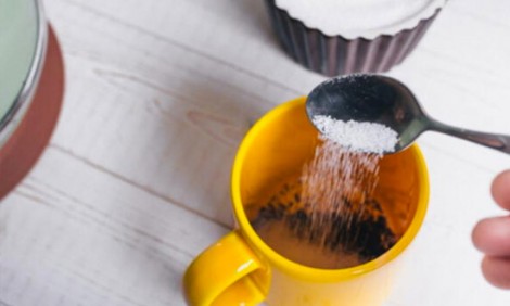 Ειδικός εξηγεί τι πραγματικά ισχύει και τι όχι για τις γλυκαντικές ουσίες