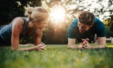 &Delta;&epsilon;ί&tau;&epsilon; &alpha;&pi;ό &pi;&omicron;&iota;&alpha; &alpha;&pi;&epsilon;&iota;&lambda;&eta;&tau;&iota;&kappa;ή &nu;ό&sigma;&omicron; &gamma;&lambda;&upsilon;&tau;ώ&nu;&epsilon;&tau;&epsilon; &alpha;&nu; &gamma;&upsilon;&mu;&nu;ά&zeta;&epsilon;&sigma;&tau;&epsilon; &nu;&eta;&sigma;&tau;&iota;&kappa;&omicron;ί