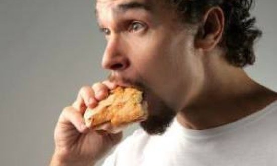 Η πρόσληψη υδατανθράκων το βράδυ μπορεί να είναι ο καλύτερος τρόπος για να χάσει κάποιος κιλά