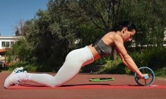 &Kappa;&upsilon;&kappa;&lambda;&iota;&kappa;ή &pi;&rho;&omicron;&pi;ό&nu;&eta;&sigma;&eta; &mu;&epsilon; &tau;&eta;&nu; &Pi;&omega;&lambda;ί&nu;&alpha; &Tau;&rho;&iota;&gamma;&omega;&nu;ί&delta;&omicron;&upsilon; (vid)