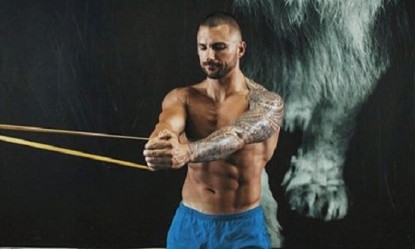 Pallof press, &eta; ά&sigma;&kappa;&eta;&sigma;&eta; &pi;&omicron;&upsilon; &theta;&alpha; &sigma;&omicron;&upsilon; &phi;&tau;&iota;ά&xi;&epsilon;&iota; &epsilon;&pi;&iota;&kappa;ό six-pack