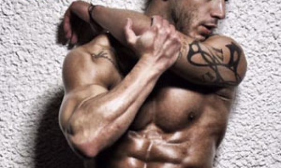 Ένας απο τους πιο σέξυ Έλληνες είναι Εδώ: Ο Ηρακλής Κόζας "αποκαλύπτεται" στο Women's Health Απριλίου