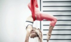 Aerial yoga: &Kappa;ά&psi;&tau;&epsilon; &theta;&epsilon;&rho;&mu;ί&delta;&epsilon;&sigmaf; &sigma;&tau;&omicron;&nu; &alpha;έ&rho;&alpha; !!!