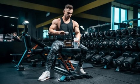 &Eta; Whey &chi;&tau;ί&zeta;&epsilon;&iota; &mu;ύ&epsilon;&sigmaf; - &Nu;&alpha;&iota; &alpha;&lambda;&lambda;ά, &chi;&tau;ί&zeta;&epsilon;&iota; &kappa;&alpha;&iota; &kappa;&alpha;&rho;&delta;&iota;ά - What!?