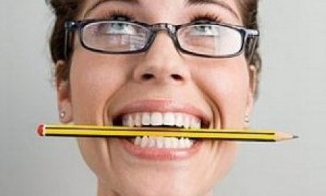 &Delta;&iota;&alpha;&gamma;&rho;ά&psi;&tau;&epsilon; &tau;&omicron;&nu; &pi;&omicron;&nu;&omicron;&kappa;έ&phi;&alpha;&lambda;&omicron; &mu;&epsilon; έ&nu;&alpha;... &mu;&omicron;&lambda;ύ&beta;&iota;