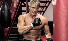 &Omicron; Ivan Drago &sigma;&tau;&alpha; 60 &tau;&omicron;&upsilon; &chi;&rho;ό&nu;&iota;&alpha; &epsilon;&pi;&iota;&sigma;&tau;&rho;έ&phi;&epsilon;&iota; &delta;&rho;&iota;&mu;ύ&tau;&epsilon;&rho;&omicron;&sigmaf;!