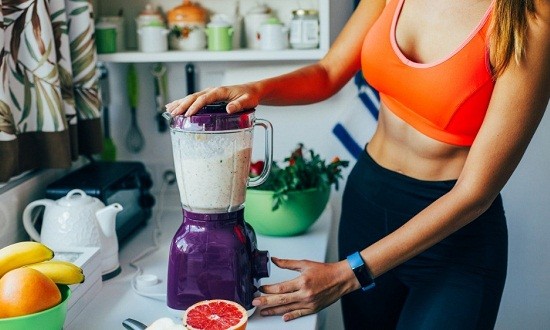 Kά&nu;&epsilon; &alpha;&pi;&omicron;&tau;&omicron;&xi;ί&nu;&omega;&sigma;&eta; &mu;&epsilon;&tau;ά &tau;&iota;&sigmaf; &gamma;&iota;&omicron;&rho;&tau;έ&sigmaf;