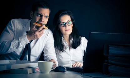 &Tau;&iota; &pi;&rho;έ&pi;&epsilon;&iota; &nu;&alpha; &tau;&rho;&omega;&sigmaf; ό&tau;&alpha;&nu; &delta;&omicron;&upsilon;&lambda;&epsilon;ύ&epsilon;&iota;&sigmaf; έ&omega;&sigmaf; &alpha;&rho;&gamma;ά &tau;&eta; &nu;ύ&chi;&tau;&alpha;;